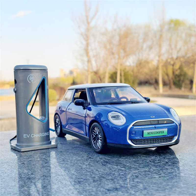 Renewable Energy Kids - 1/28 Mini Cooper Alloy Car Model
